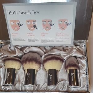 IT Cosmetics 4 piece Kabuki Brush Set NEW